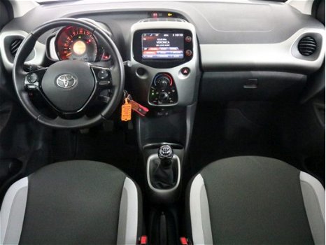 Toyota Aygo - 1.0 VVT-i x-play, Navi, Fietsendrager voorbereiding - 1