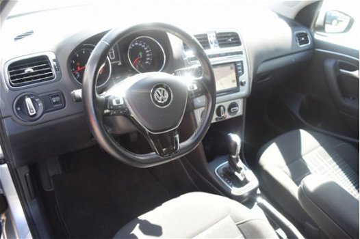 Volkswagen Polo - 1.2 TSI Highline /automaat/navigatie - 1