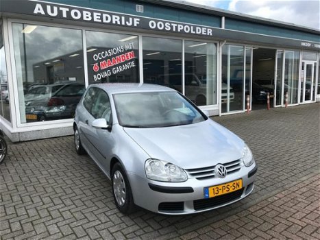 Volkswagen Golf - 1.6 FSI Trendline - 1