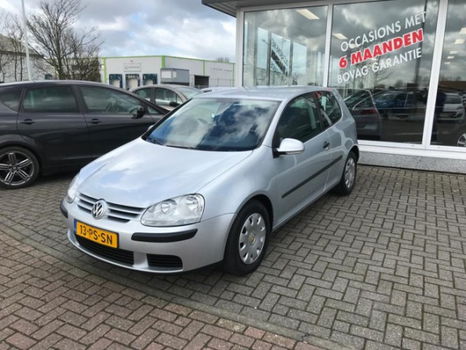 Volkswagen Golf - 1.6 FSI Trendline - 1