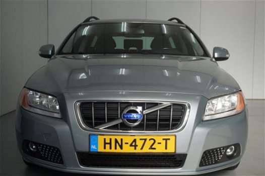 Volvo V70 - 1.6D DRIVe Kinetic / Navigatie / Climate Control / Trekhaak / - 1