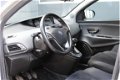 Lancia Y(psilon) - 0.9 TwinAir Gold Climate control, parkeersensoren, Parrot - 1 - Thumbnail