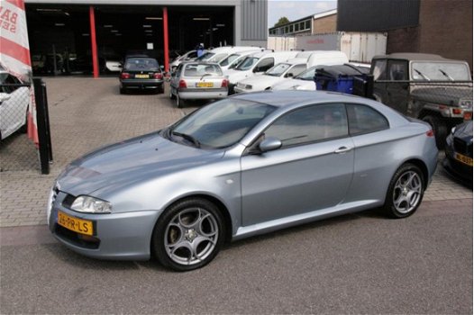 Alfa Romeo GT - 1.9 JTD Distinctive - 1