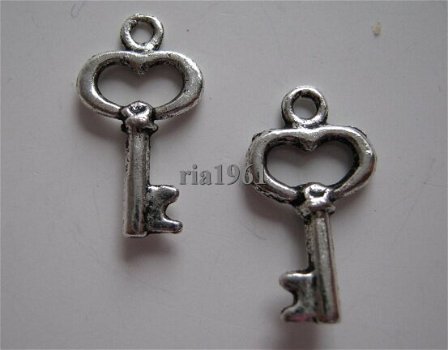 bedeltje/charms sleutels : sleutel 12 -16x8 mm - 1