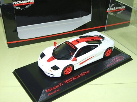 1:43 Minichamps 533133442 McLaren F1 roadcar White-Red - 1