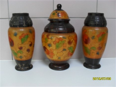 aardewerk - set van 2 vaasjes en pot met deksel - 2