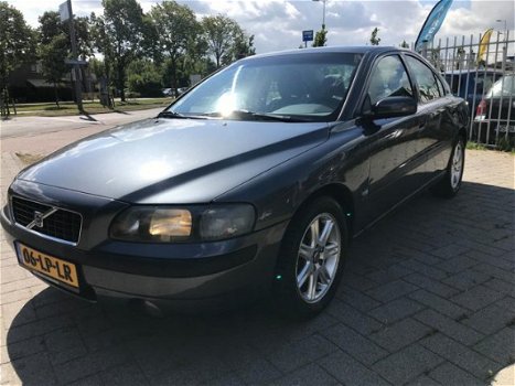 Volvo S60 - 2.4 - 1