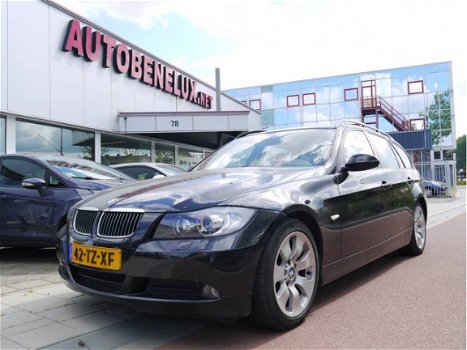 BMW 3-serie Touring - 318i High Executive - 1