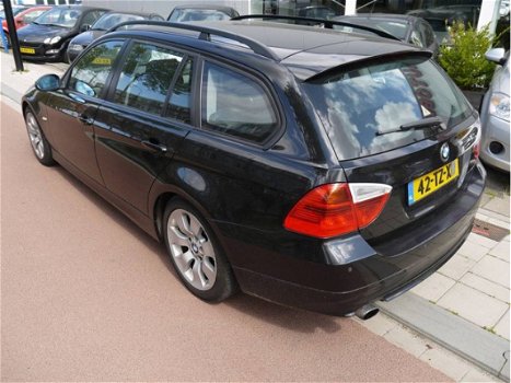 BMW 3-serie Touring - 318i High Executive - 1