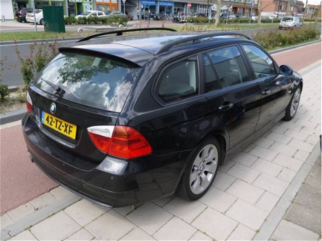 BMW 3-serie Touring - 318i High Executive - 1