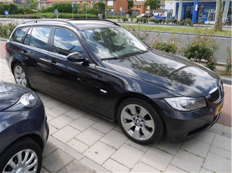 BMW 3-serie Touring - 318i High Executive - 1