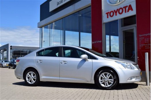 Toyota Avensis - Sedan 1.8 VVTi 147pk Dynamic | Navigatiesysteem Europa | Cruise control | 16'' Lich - 1