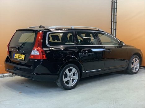 Volvo V70 - 2.5FT Summum 231PK Lage KM-stand Leer Nwe distr riem, - 1