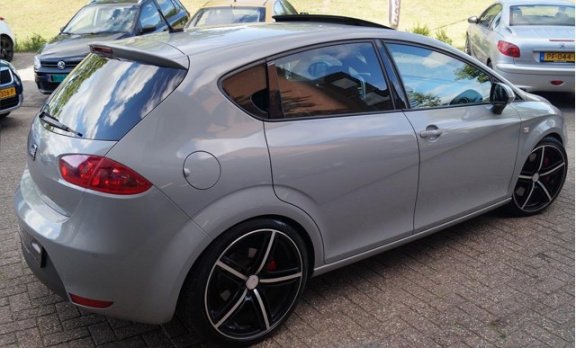 Seat Leon - 2.0 TFSI Cupra R 330 pk Nardo Grey Leder Pano Xenon Bom Vollll - 1