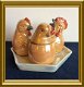 Oud porseleinen peper en zoutstel : haan, kip, kuiken - 1 - Thumbnail