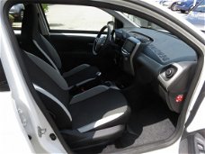 Toyota Aygo - 1.0 VVT-i X-play + camera