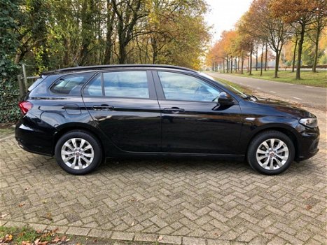 Fiat Tipo Stationwagon - 1.4 16v Lounge , Navi, Clima, Cruise, Pdc - 1