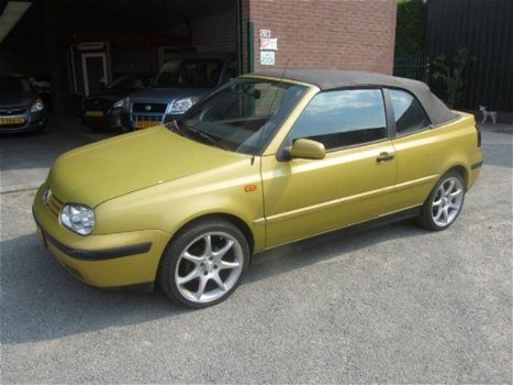 Volkswagen Golf Cabriolet - 1.8 Trendline - 1