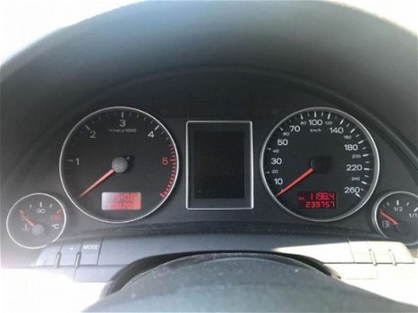 Audi A4 - 2.0tdi s-line uitvoering 125kW Navi - 1