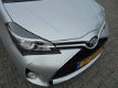 Toyota Yaris - 1.5 Hybrid Dynamic Navigatie, Cruise Control & Climate Control - 1 - Thumbnail