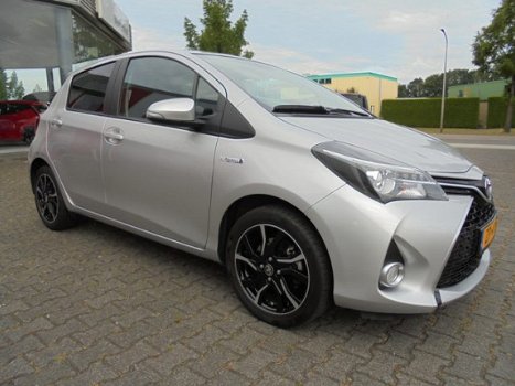 Toyota Yaris - 1.5 Hybrid Dynamic Navigatie, Cruise Control & Climate Control - 1