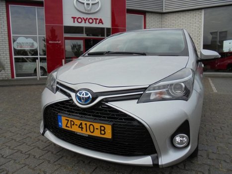 Toyota Yaris - 1.5 Hybrid Dynamic Navigatie, Cruise Control & Climate Control - 1