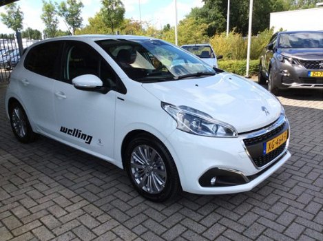 Peugeot 208 - 1.2 PureTech Signature 82 - 1