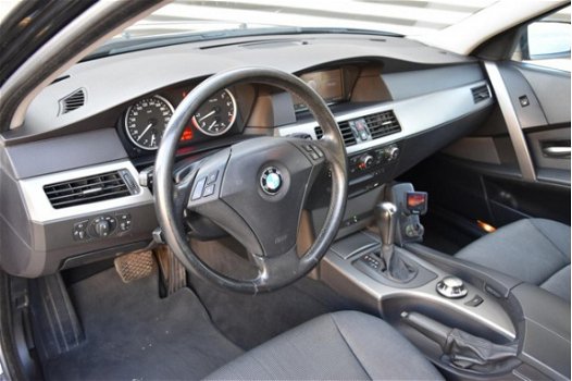 BMW 5-serie - 525i Executive * AUTOMAAT * NAVIGATIE * APK 03-2020 - 1