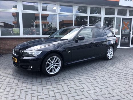 BMW 3-serie Touring - 320d Business Line Oudjaar korting 1000, - euro voordeel - 1