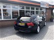 BMW 3-serie Touring - 320d Business Line Oudjaar korting 1000, - euro voordeel - 1 - Thumbnail