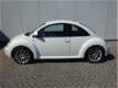 Volkswagen New Beetle - 2.0 Highline - 1 - Thumbnail