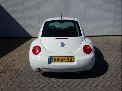 Volkswagen New Beetle - 2.0 Highline - 1