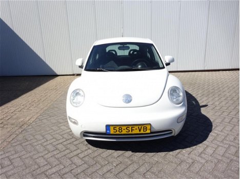 Volkswagen New Beetle - 2.0 Highline - 1