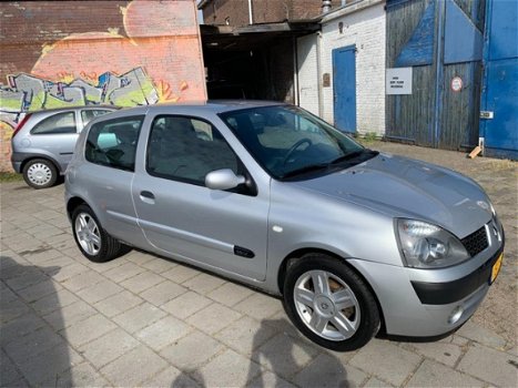 Renault Clio - 1.2-16V Community - 1