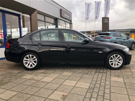 BMW 3-serie - 320i Dynamic Exec - 1