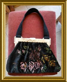 Oud tasje : bloemen // vintage purse with painted flowers