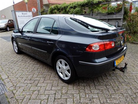 Renault Laguna - 2.0-16V Business met maar 121000 dkm airco - 1