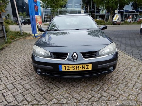 Renault Laguna - 2.0-16V Business met maar 121000 dkm airco - 1