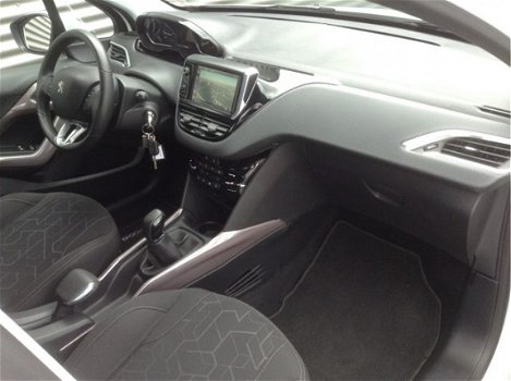 Peugeot 2008 - 1.2 PureTech Active Navigatie - 1