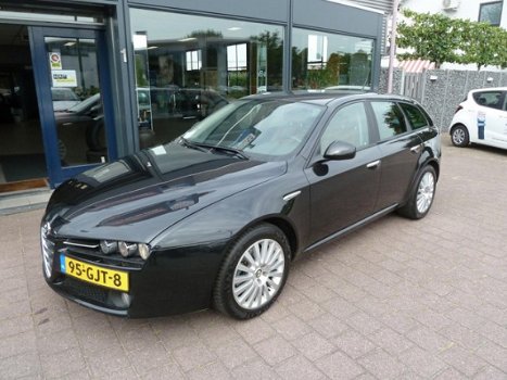 Alfa Romeo 159 - 1.8 MPI 103KW SPORTSWAGON DISTINCTIVE - 1