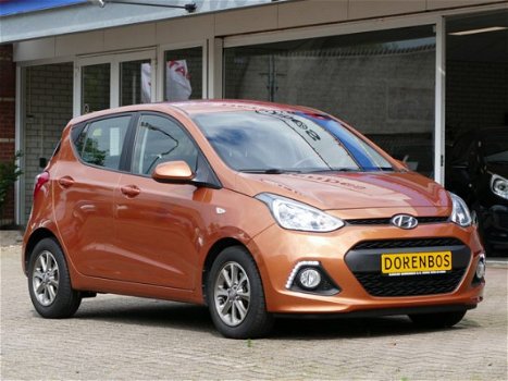 Hyundai i10 - 1.2 i-Vision stoelverwarming, airco, cruise-control - 1