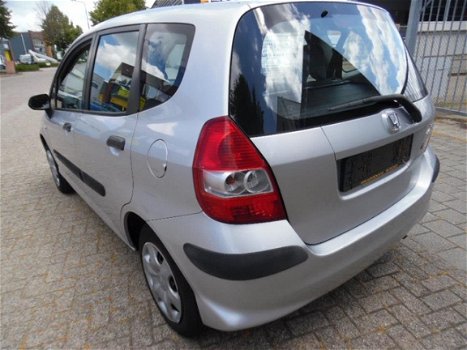 Honda Jazz - 1.2 S , Weinig km/nap/apk 2020/ inruil bespreekbaar 06-53154478 - 1