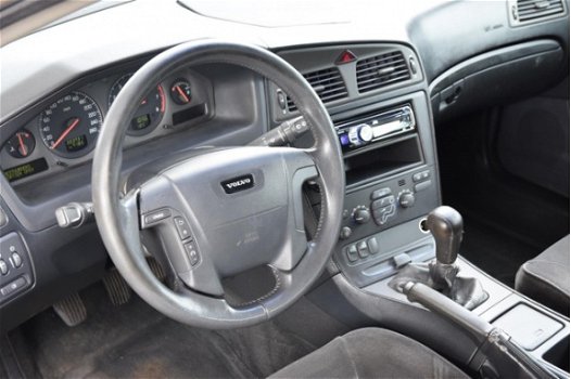 Volvo V70 - 2.4 Comfort Line - 1