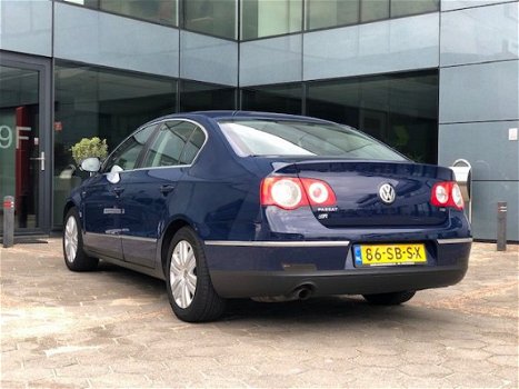 Volkswagen Passat - 1.6 16V FSI Highline - 1