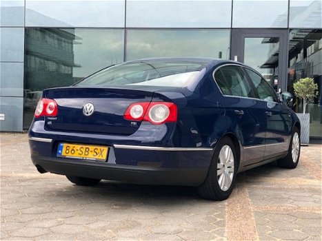 Volkswagen Passat - 1.6 16V FSI Highline - 1