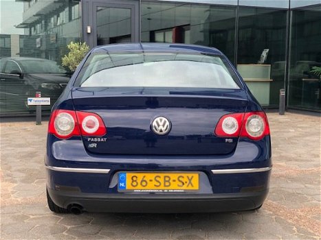 Volkswagen Passat - 1.6 16V FSI Highline - 1