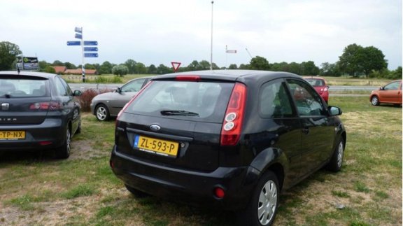 Ford Fiesta - 1.3-8V Style Met Airco en Nieuwe Apk inruil mogelijk - 1