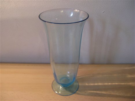Een mooie oude blauwe vaas... - 1