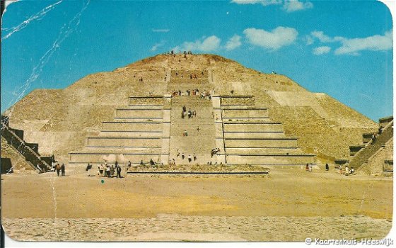 Mexico La Plaza y Piramide da la Luna - 1