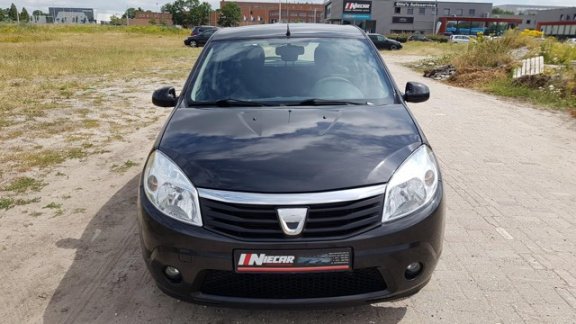 Dacia Sandero - 1.2 Lauréate AIRCO / Zeer mooie auto - 1